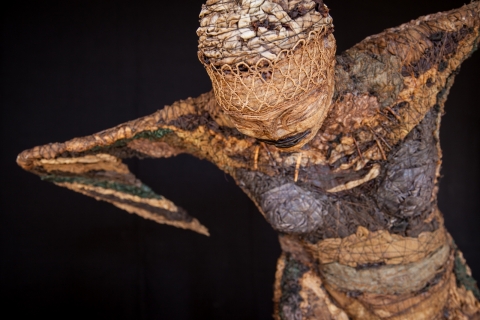 Femme oiseau, sculpture textile, par Barbara Fougnon Atelier du Poisson qui Vole