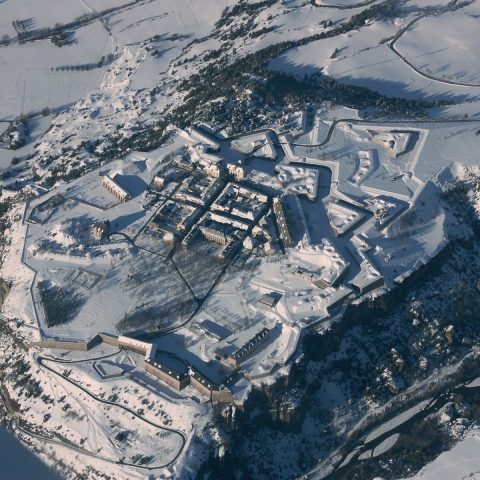 La place forte vue du ciel en hiver