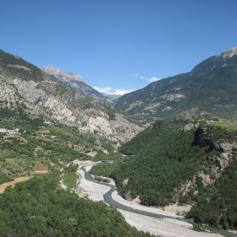 Vue Est sur le Guil et le Queyras depuis la place forte