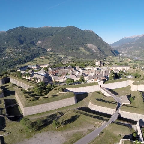 Les fortifications de Mont-Dauphin vues du ciel